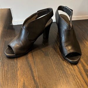 Life Stride Black Peep Toe Heels